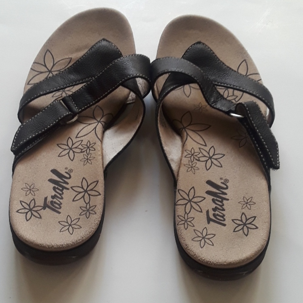 Taram Black Leather Slippers